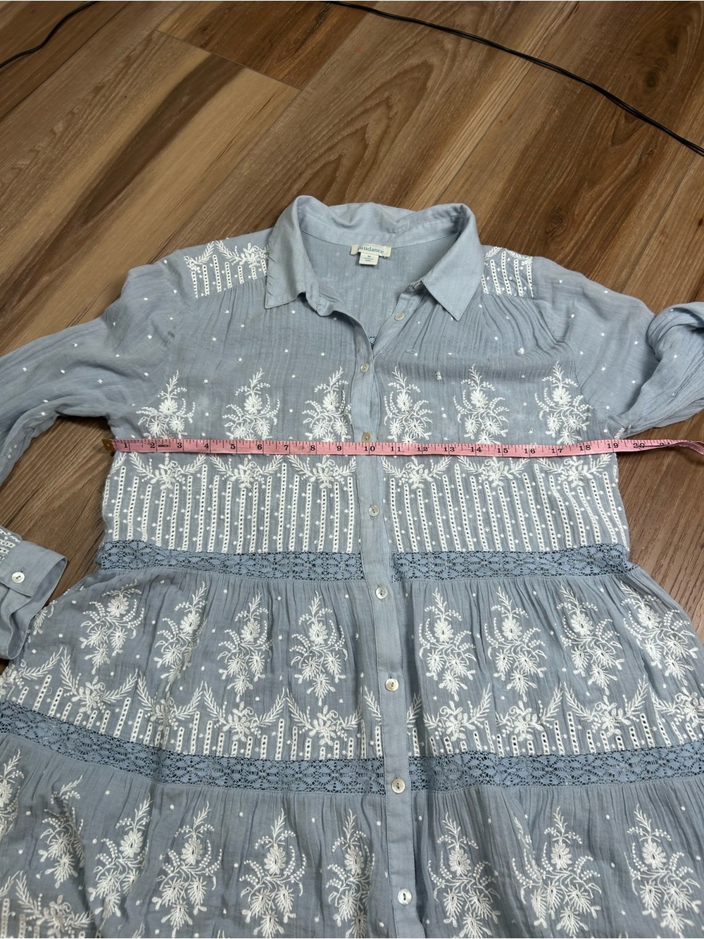 Sundance blue embroidered eyelet button front tunic shirt size medium coastal - Picture 8 of 9